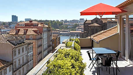 The Editory House Ribeira Porto Hotel