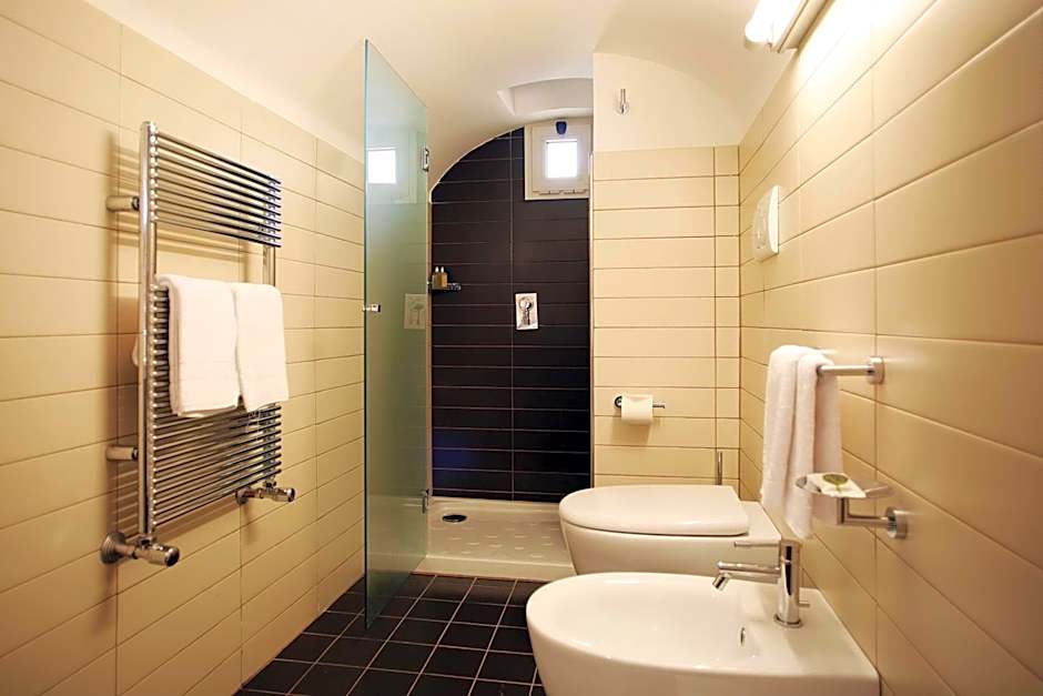 Seven Hostel & Rooms