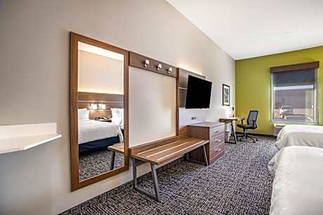 Standard Room with Two Queen Beds
