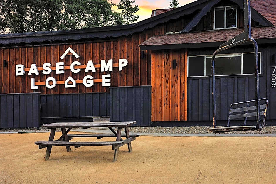 Basecamp Lodge