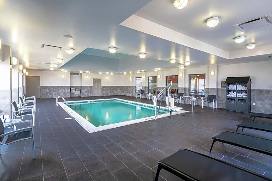 Hampton Inn & Suites Roanoke Airport