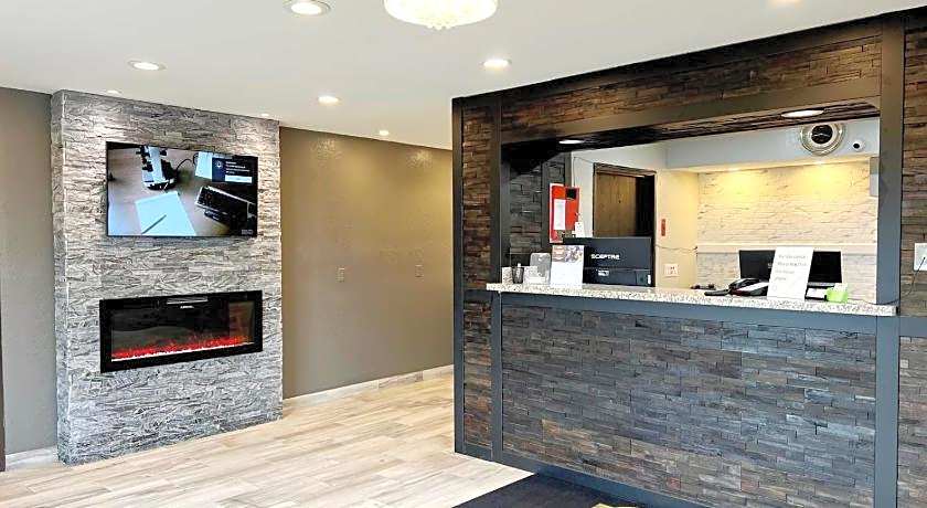 Super 8 by Wyndham Cedar Rapids