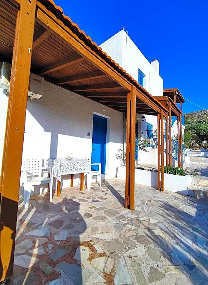 Manolis Rooms Vathys