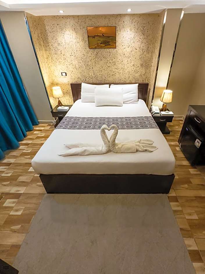 Turquoise Pyramids & Grand Egyptian museum view Hotel