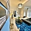 OneLuxStay near Fashion District