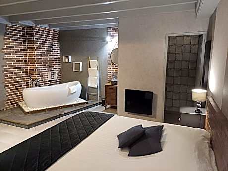 Deluxe Double Room with Bath