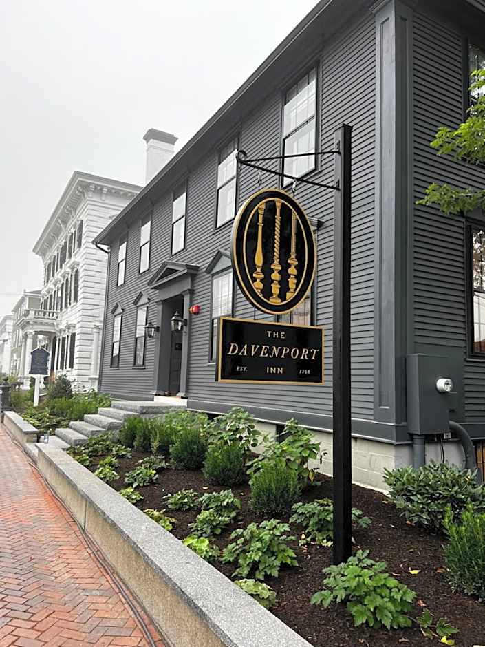 The Davenport Inn