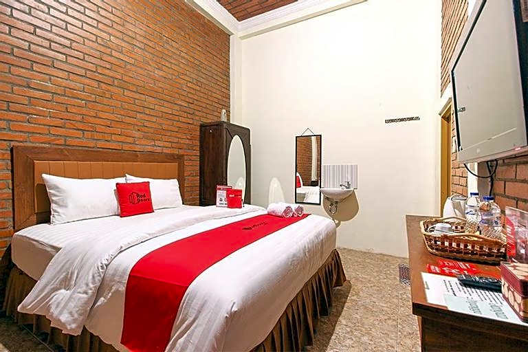 RedDoorz near AMIKOM Yogyakarta 2