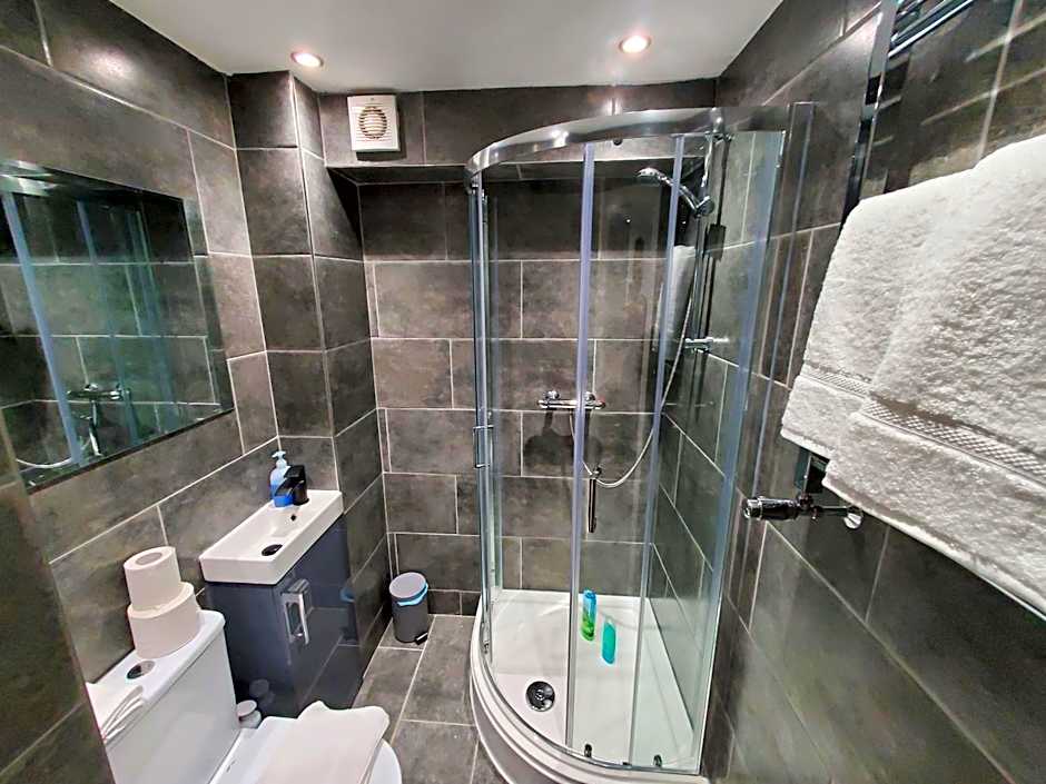 The Ashcroft Studios & Apartments with Free Parking