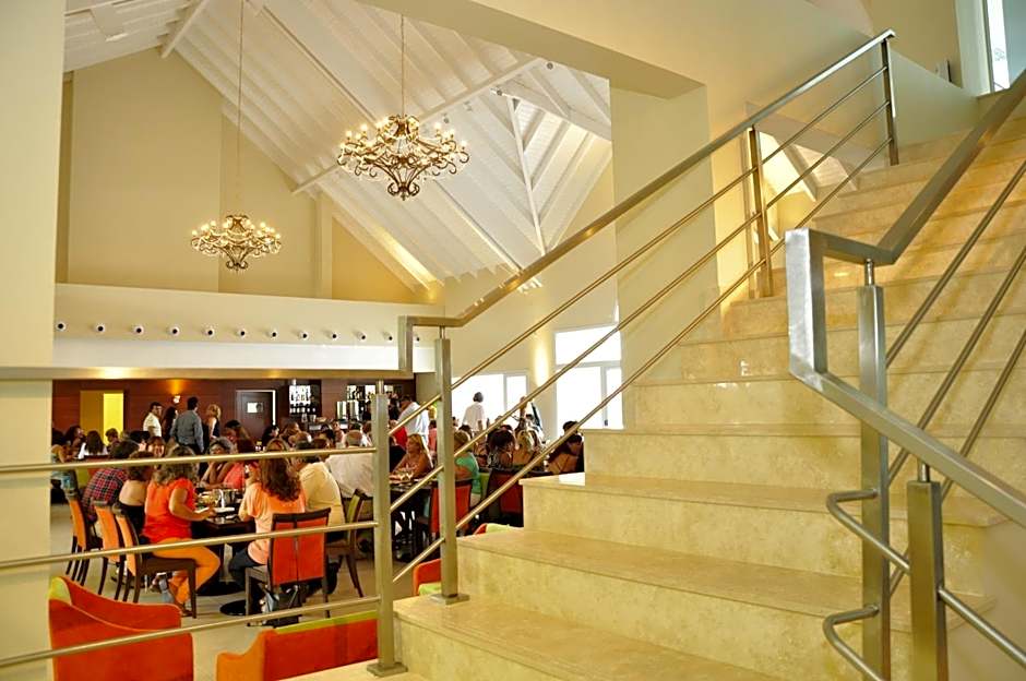 Howard Johnson Piedras Moras