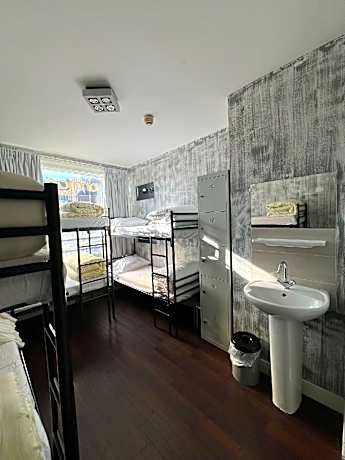 Bed in 6 Bed Mixed Dormitory