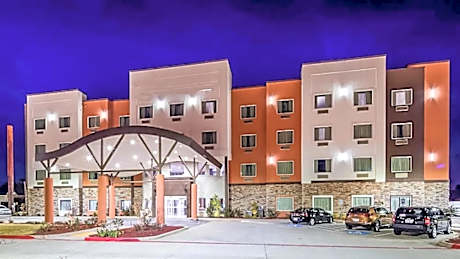 Del-Mar Airport Inn & Suites