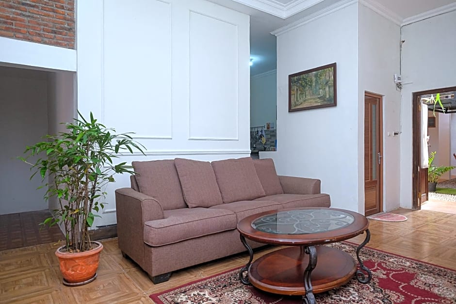 RedDoorz Syariah near Stasiun Klaten