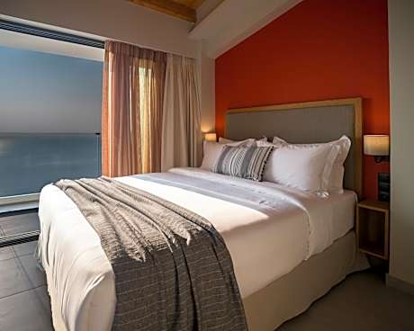 3-bedroom Grand Villa with Private Heated Pool & Panoramic Sea View