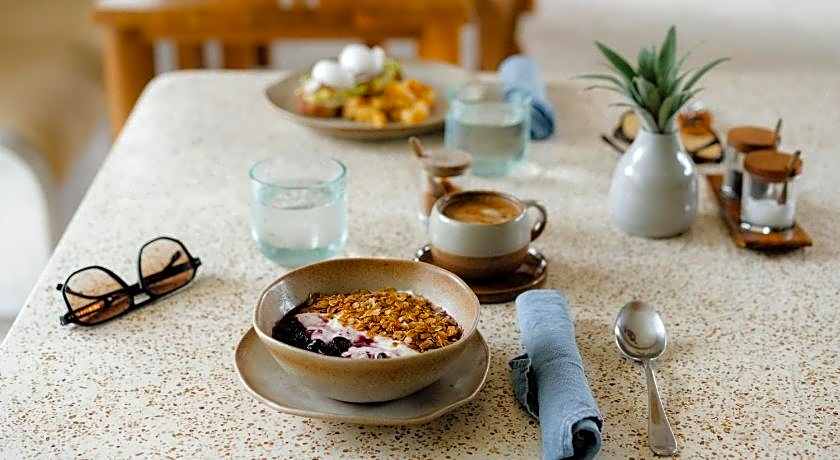 Boni Beach Lombok Hotel and Villas 