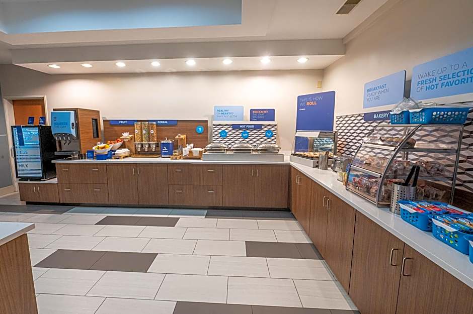 Holiday Inn Express Hotel & Suites Goshen By IHG