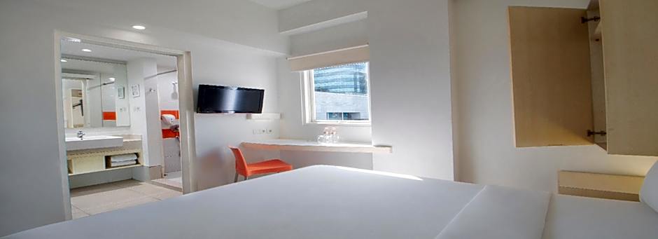 Cleo Hotel Basuki Rahmat Surabaya