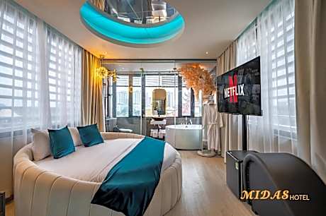 King Room with Spa Bath