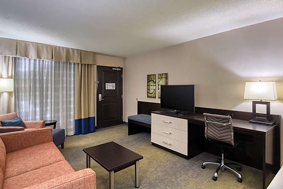 Holiday Inn & Suites Atlanta Airport North By IHG