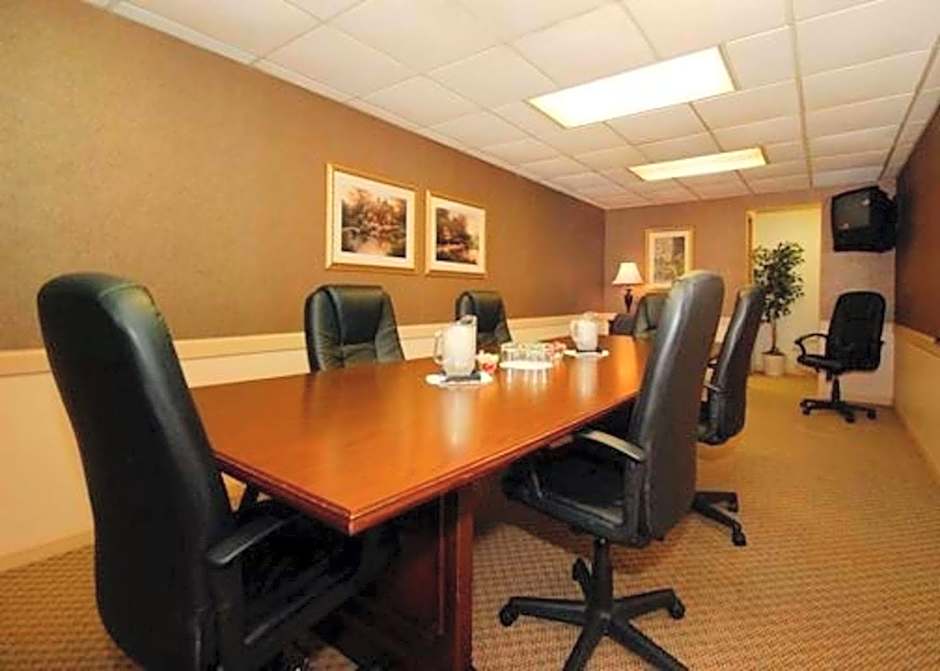 Quality Inn Pittsburgh Airport