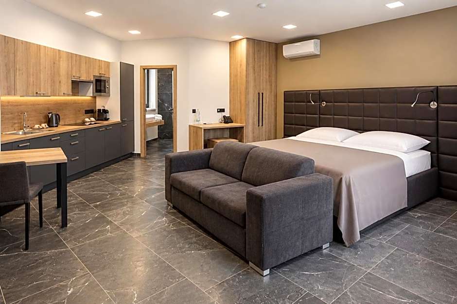 4 SMART HOTEL