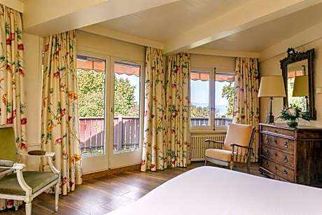 Two-Bedroom Apartment (4 Adults)