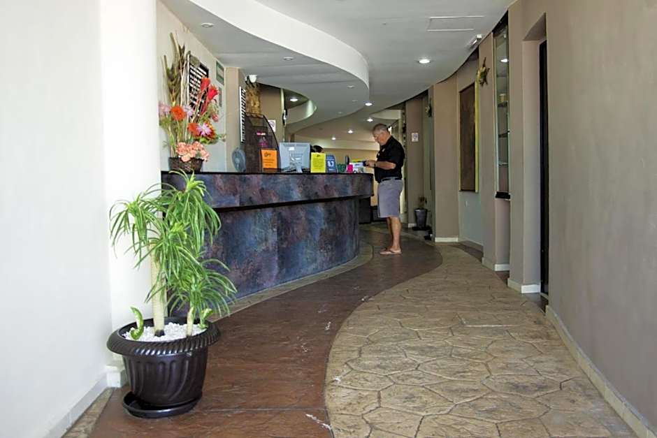 Hotel & Suites Domani