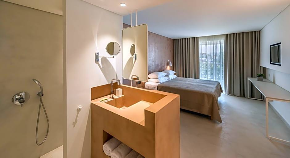 Bitzaro Grande Hotel & Suites