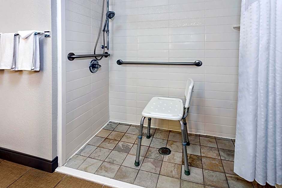 Holiday Inn Express & Suites Carmel North  Westfield By IHG