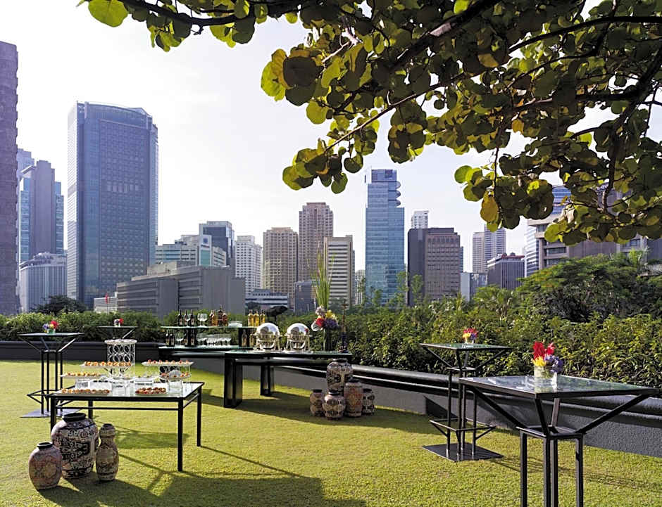 Makati Shangri-La, Manila