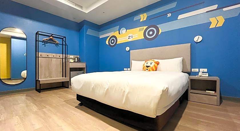 Holiday Garden Hotel SKM Park