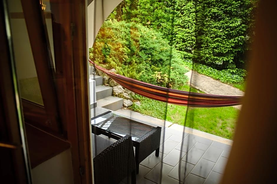 BELYSIUM Bed & Breakfast Panzió