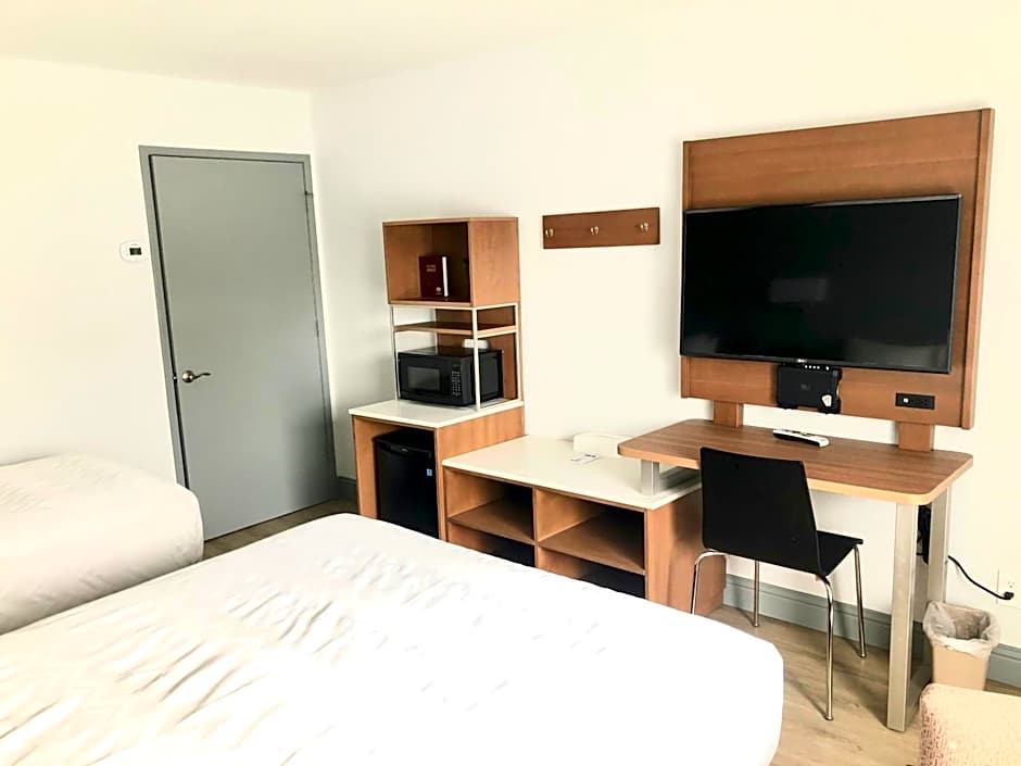 Super 8 by Wyndham Fort Bragg