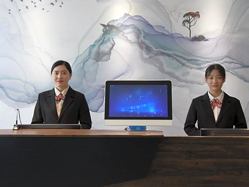 Shell Puyang City Nanle County Coach Station Guang