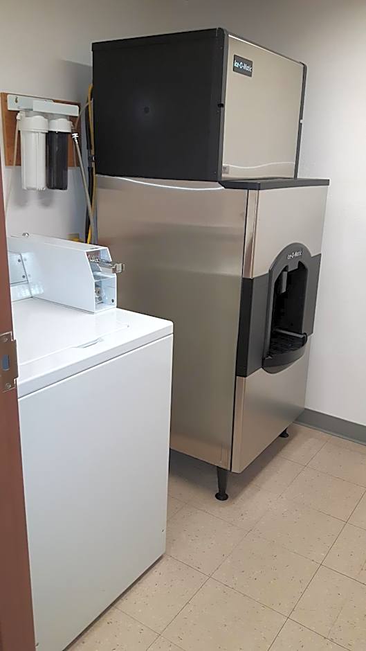 Super 8 by Wyndham Moose Jaw SK