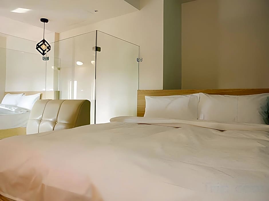 CHECK inn Express Taichung Yizhong