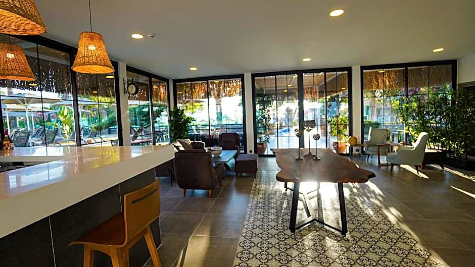 Yalıpark Beach Hotel