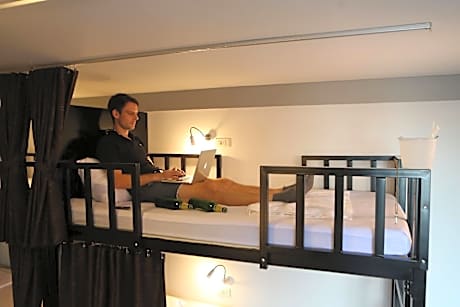 10-Bed Mixed Dormitory - Age 18-40