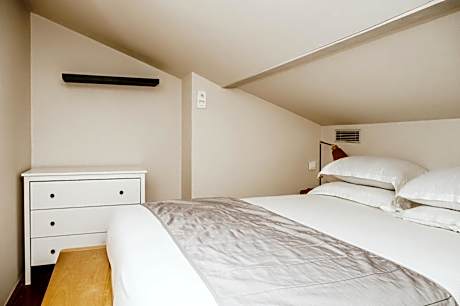 Two-Bedroom Apartment (4-6 Adults)