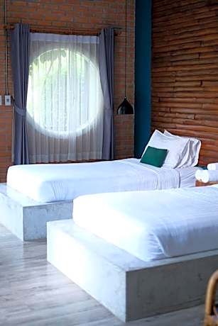 Standard Twin Room with Garden View