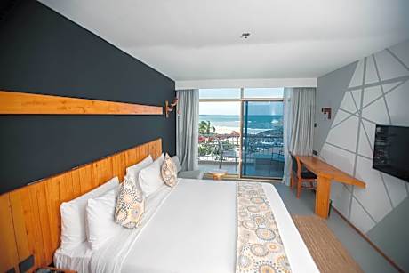 Giraffe Beach Hotel