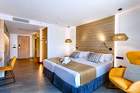 Junior Suite (2 Adults)