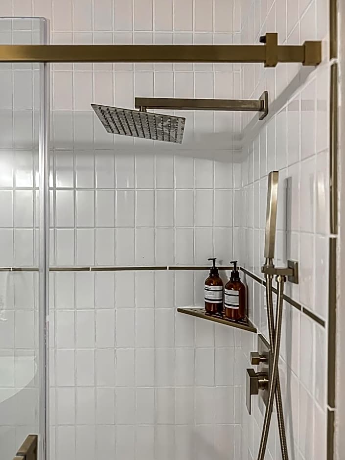 The Historic Lyric Presidential Suite