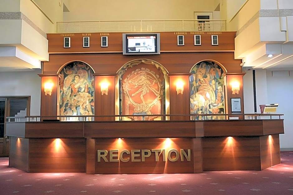 Le Grande Plaza Hotel