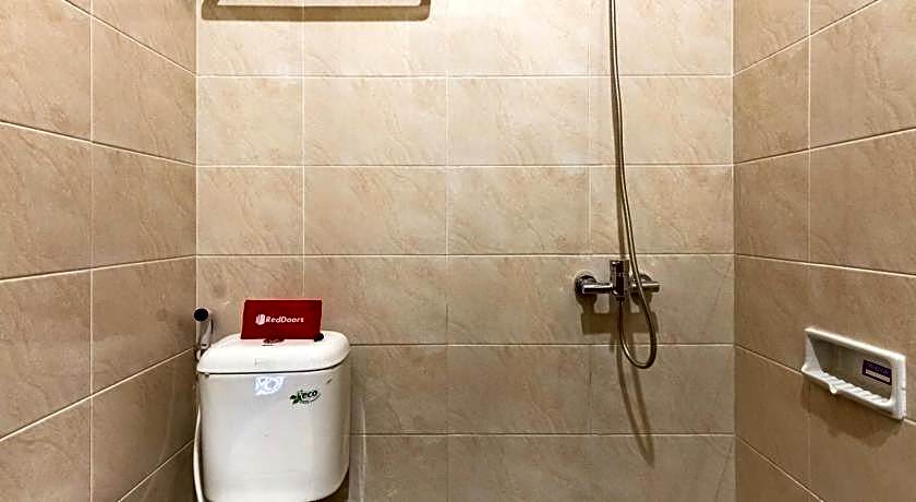 RedDoorz Syariah @ Kebraon