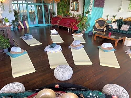 Emerald Healing Centre - Hotel & Retreat