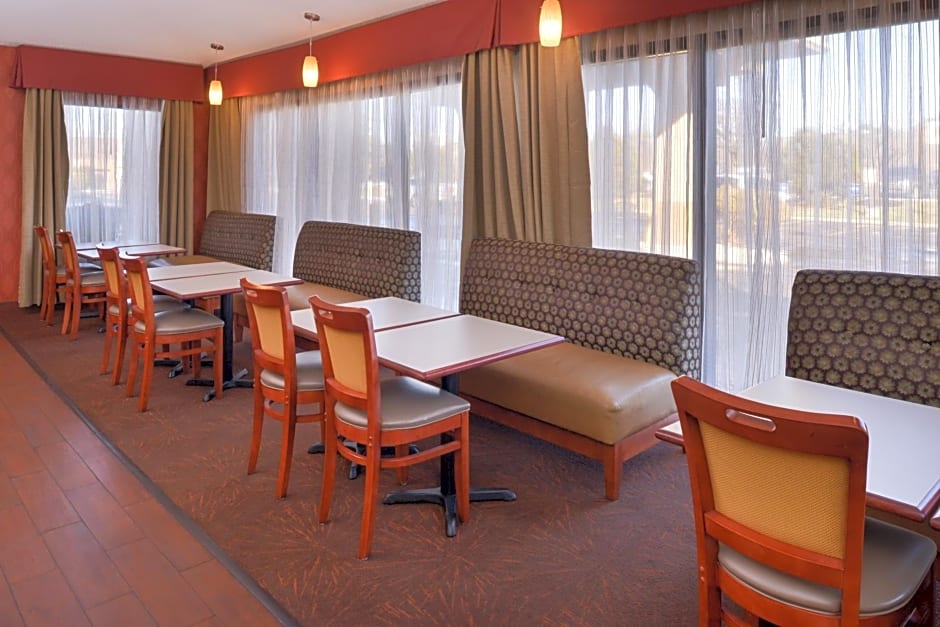 Hampton Inn Columbus-East