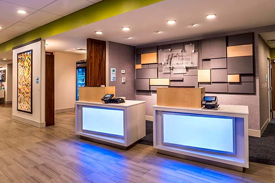 Holiday Inn Express & Suites Tampa North - Wesley Chapel By IHG