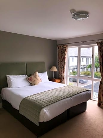 Garden Lodges Two-Bedrooms - Accessible