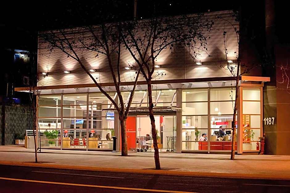 Ibis Santiago Providencia